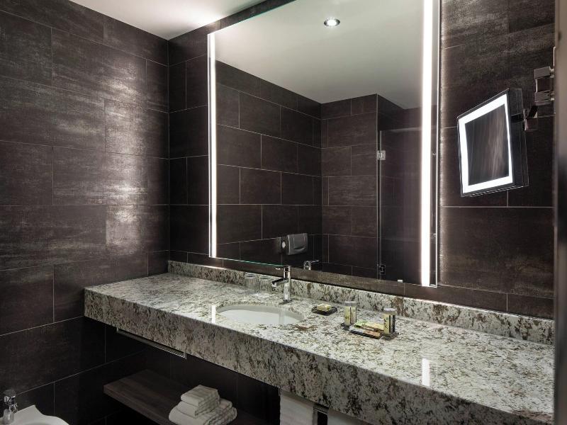 Renaissance Hamburg Hotel image