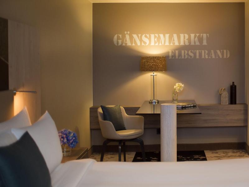 Renaissance Hamburg Hotel image