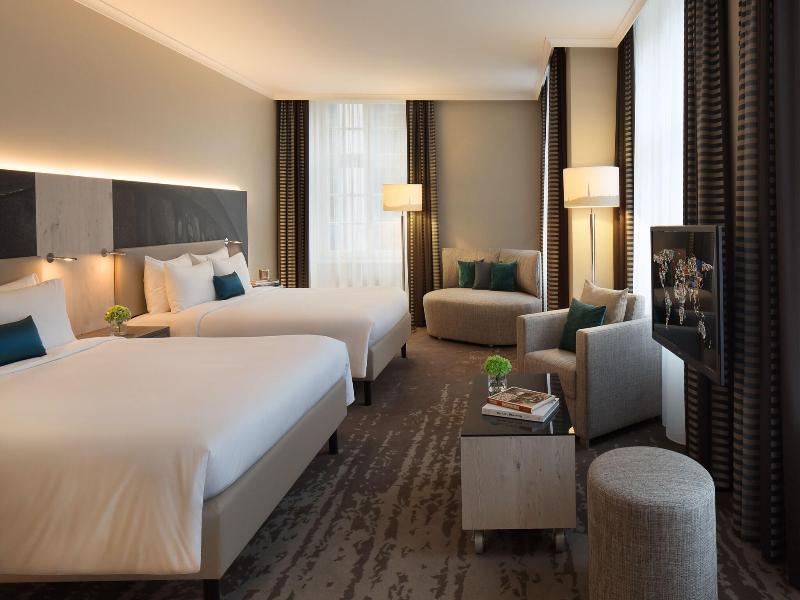 Renaissance Hamburg Hotel image
