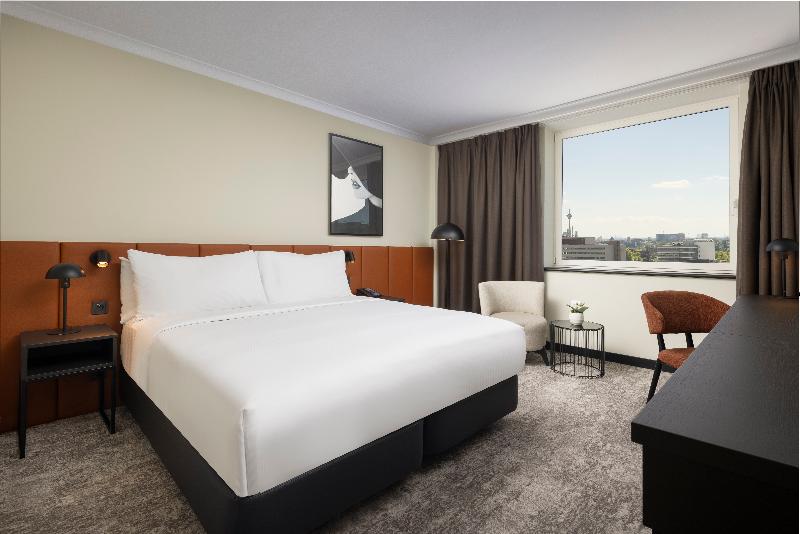 Hilton Dusseldorf image