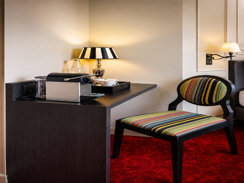Hotel Le Montmartre Saint Pierre image