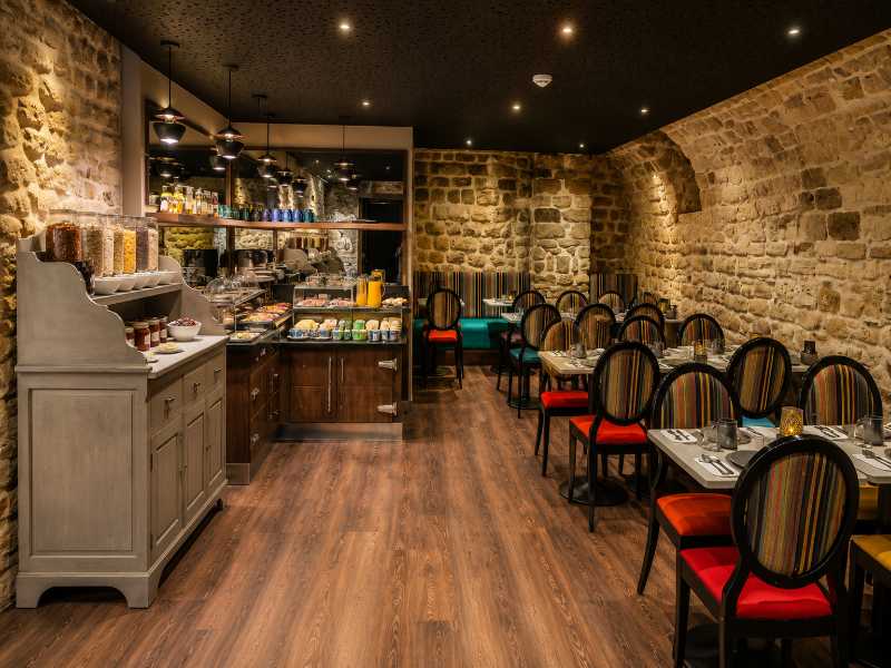 Hotel Le Montmartre Saint Pierre image