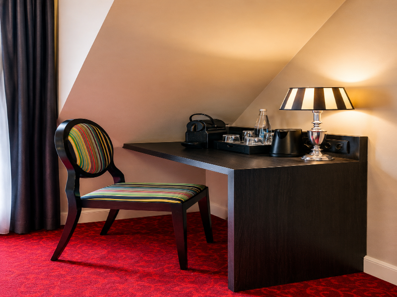 Hotel Le Montmartre Saint Pierre image