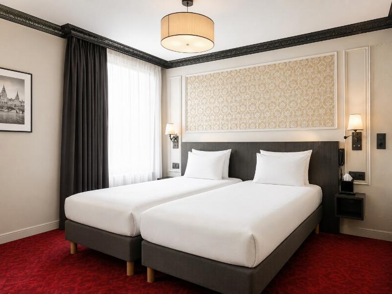 Hotel Le Montmartre Saint Pierre image