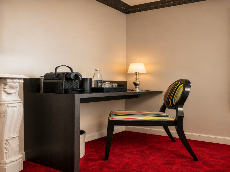 Hotel Le Montmartre Saint Pierre image
