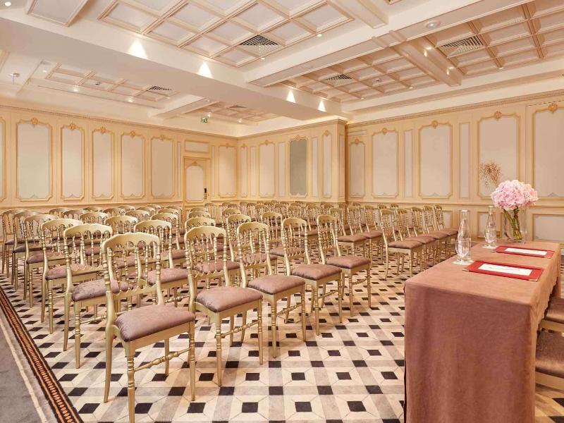 Regina Hotel image
