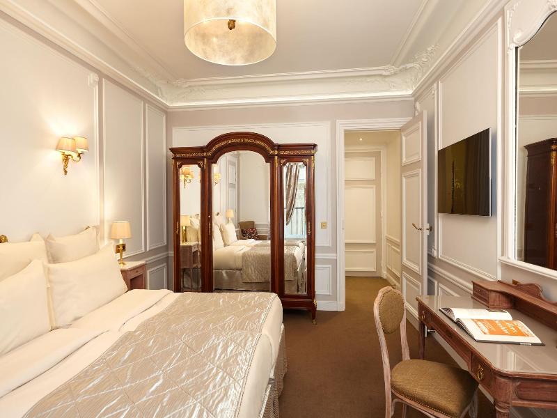Regina Hotel image