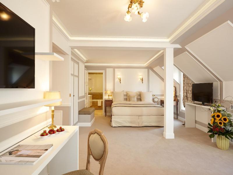 Regina Hotel image
