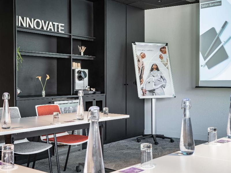 Mercure Paris La Defense Hotel image