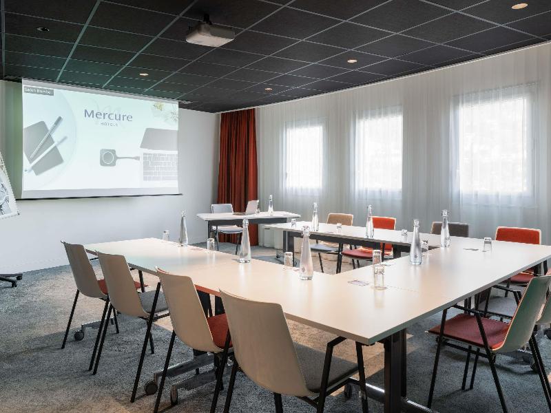 Mercure Paris La Defense Hotel image