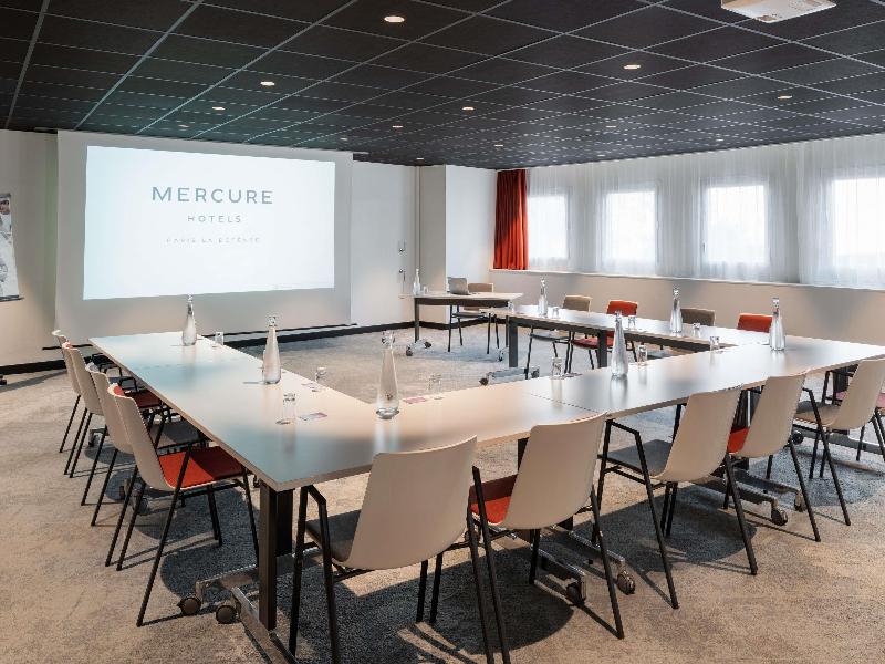 Mercure Paris La Defense Hotel image