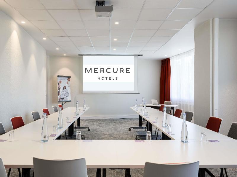 Mercure Paris La Defense Hotel image