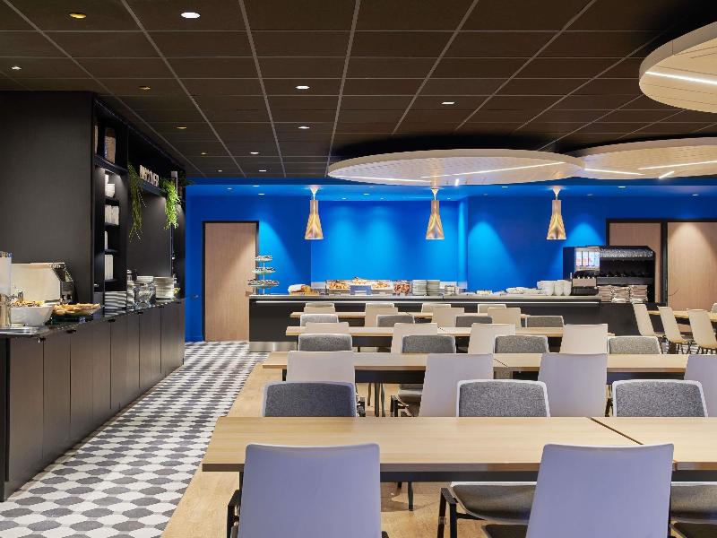 Mercure Paris La Defense Hotel image