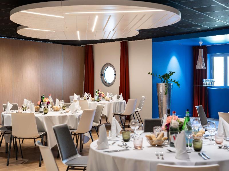 Mercure Paris La Defense Hotel image