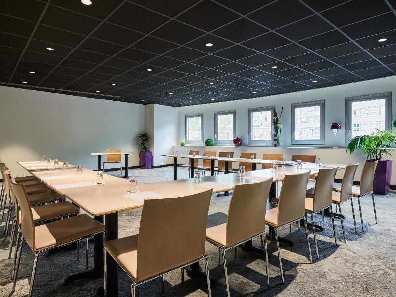 Mercure Paris La Defense Hotel image