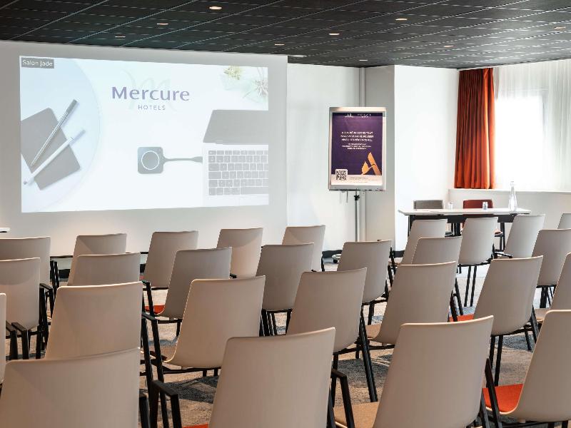 Mercure Paris La Defense Hotel image