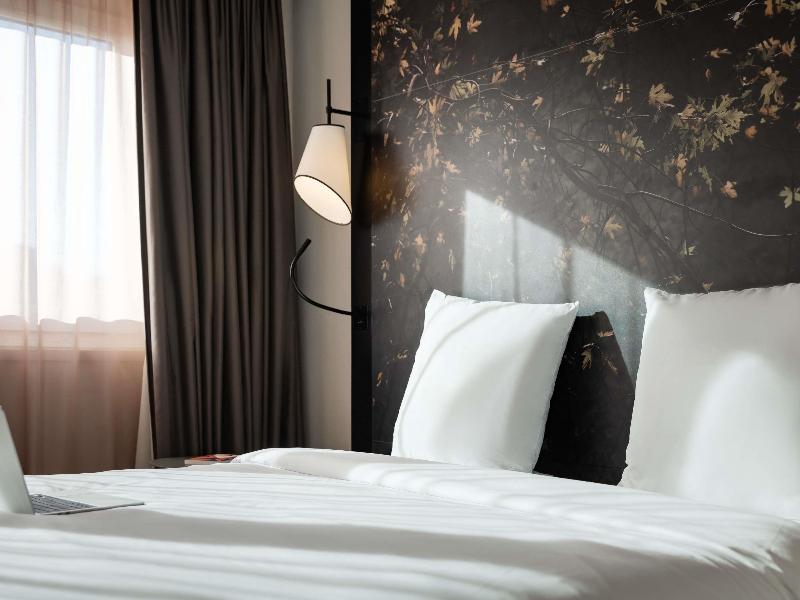 Mercure Paris La Defense Hotel image