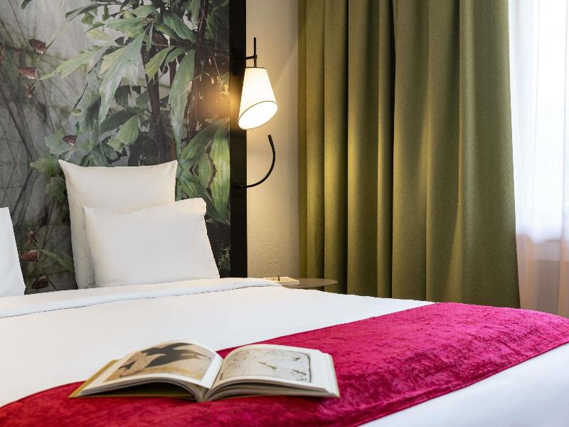 Mercure Paris La Defense Hotel image