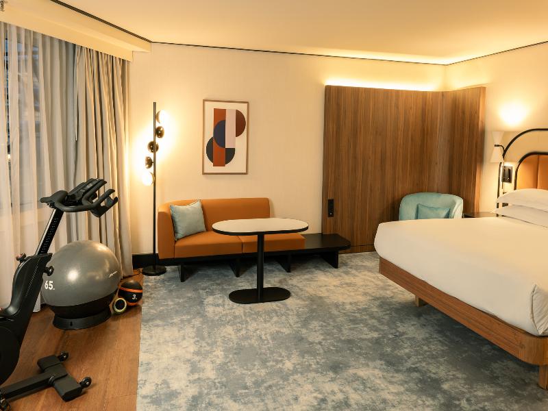 room detail thumbnail 2
