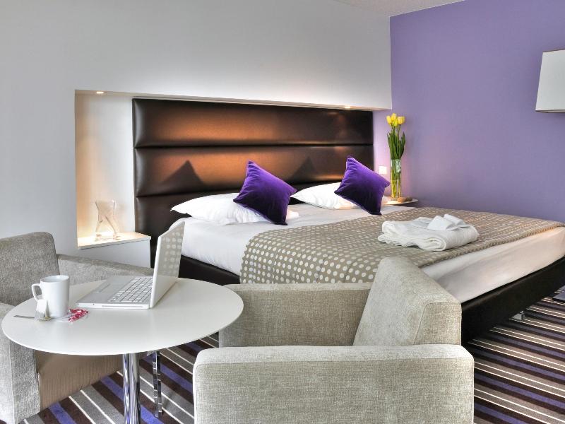 Mercure Nice Promenade des Anglais image