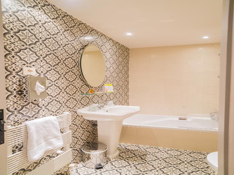 Villa Otero by HappyCulture