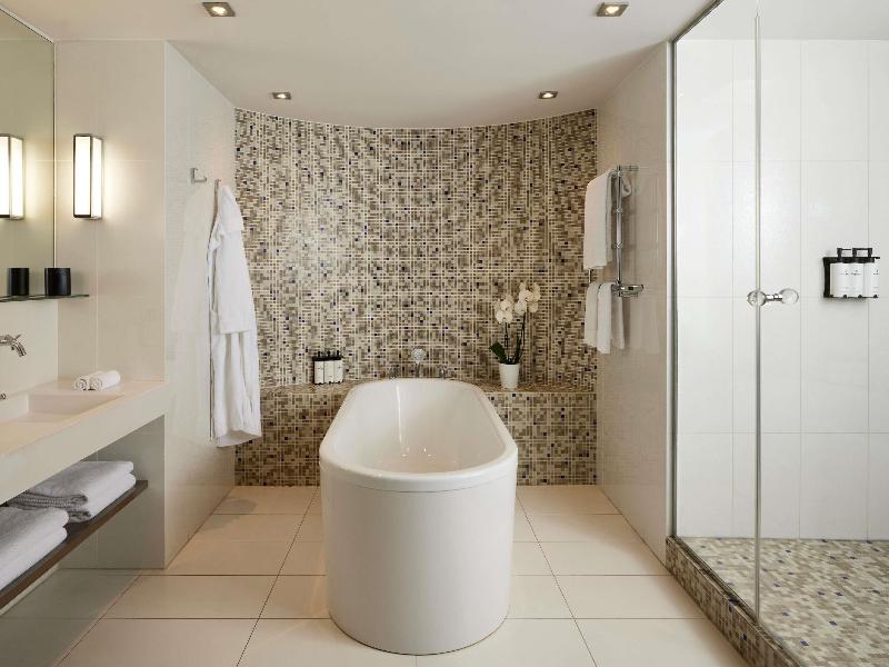 Sofitel Paris Arc de Triomphe image