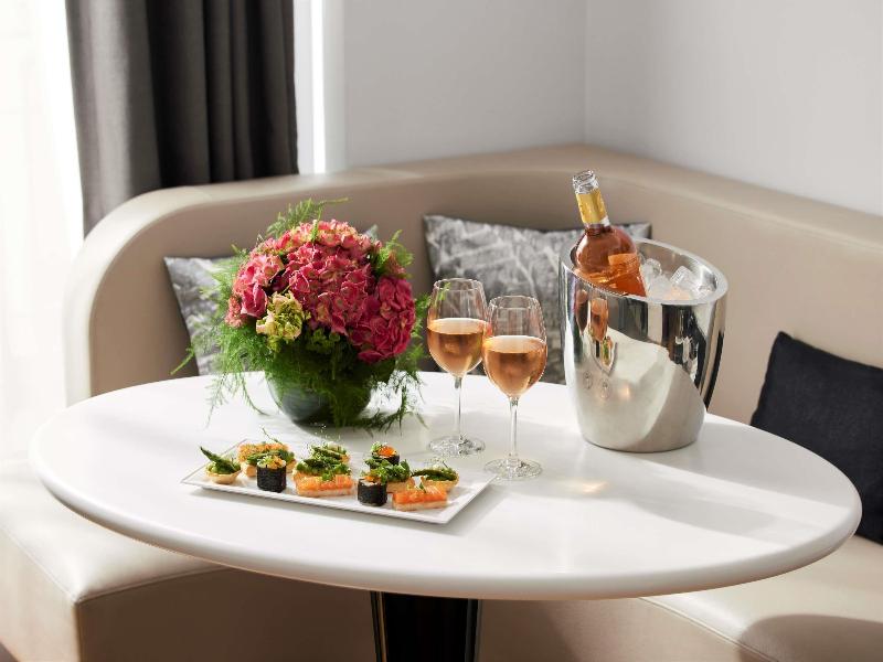 Sofitel Paris Arc de Triomphe image