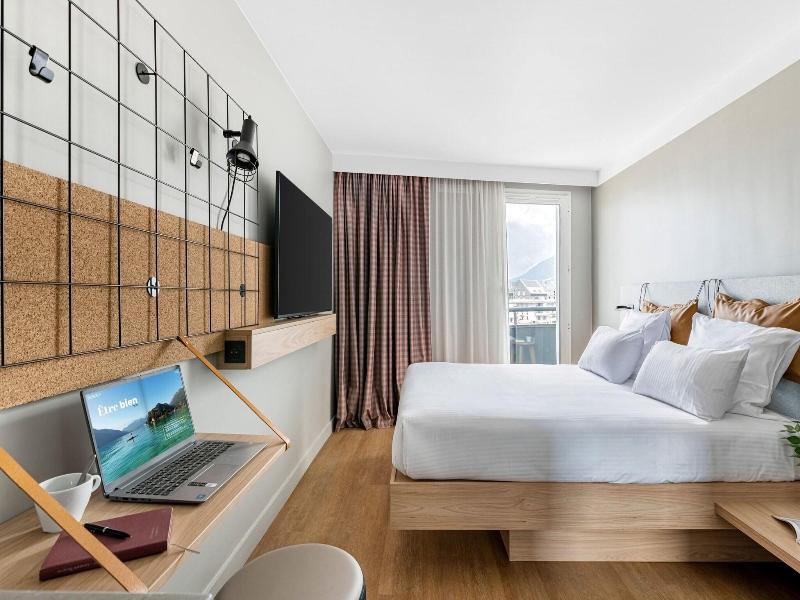 Moxy Annecy image
