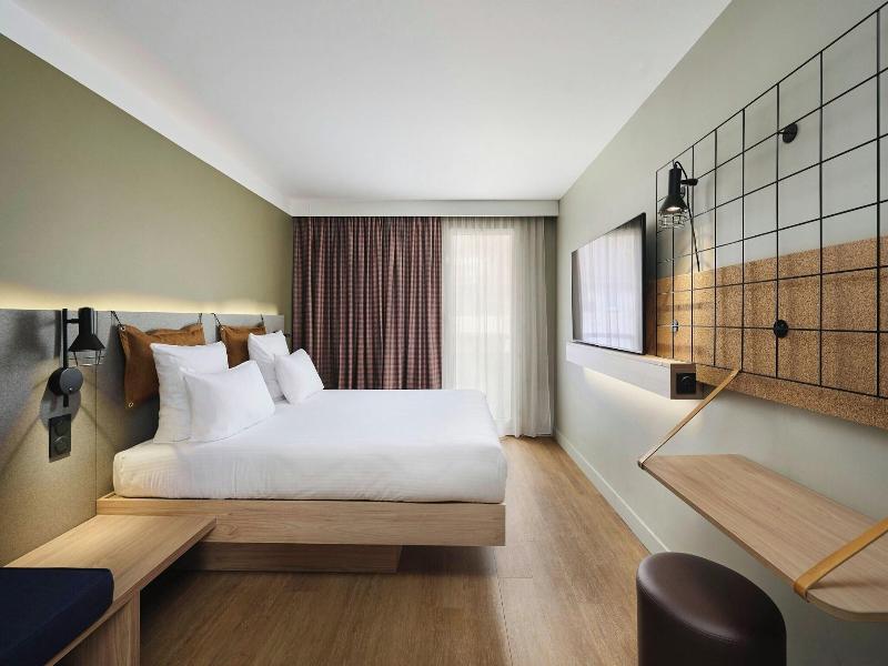 Moxy Annecy image