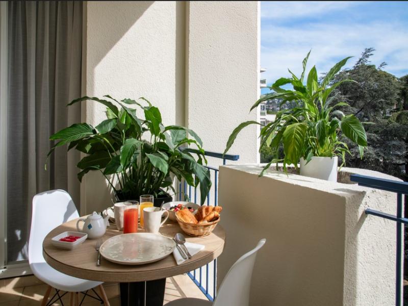 Hotel Le Cetai Cannes Beach Hotel image