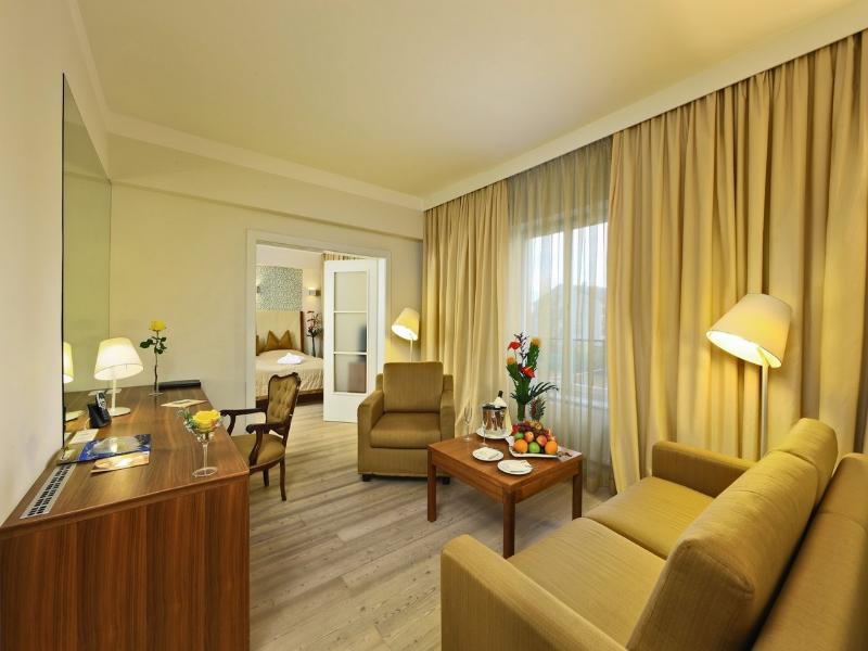 Pytloun Schlosshotel Weikersdorf image