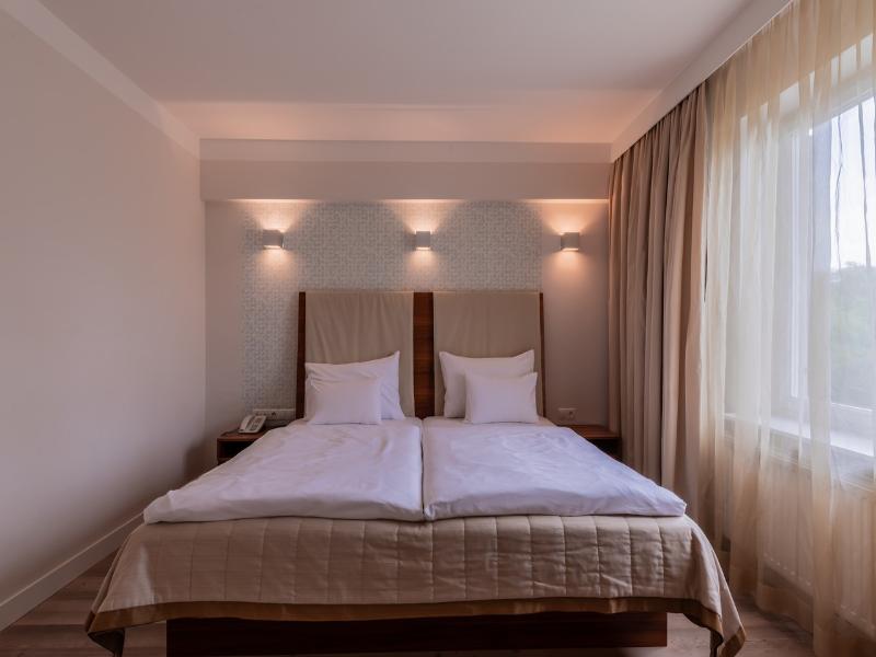 Pytloun Schlosshotel Weikersdorf image