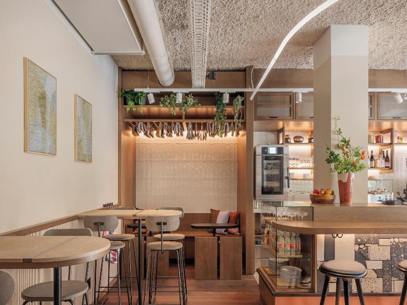 Maxhotel image