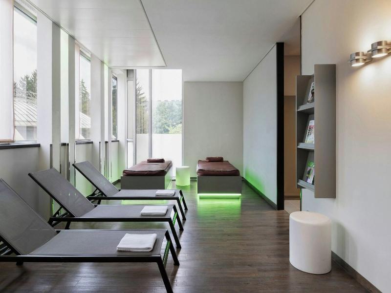 Courtyard Linz image