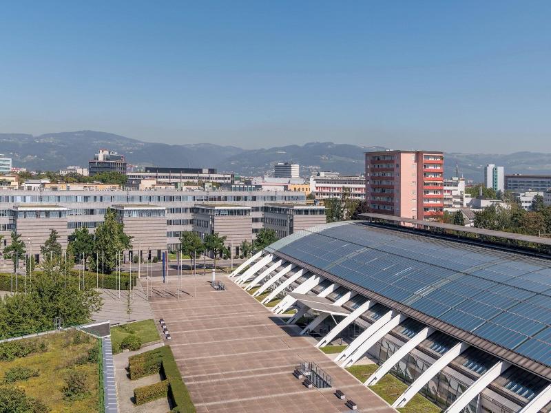 Courtyard Linz image