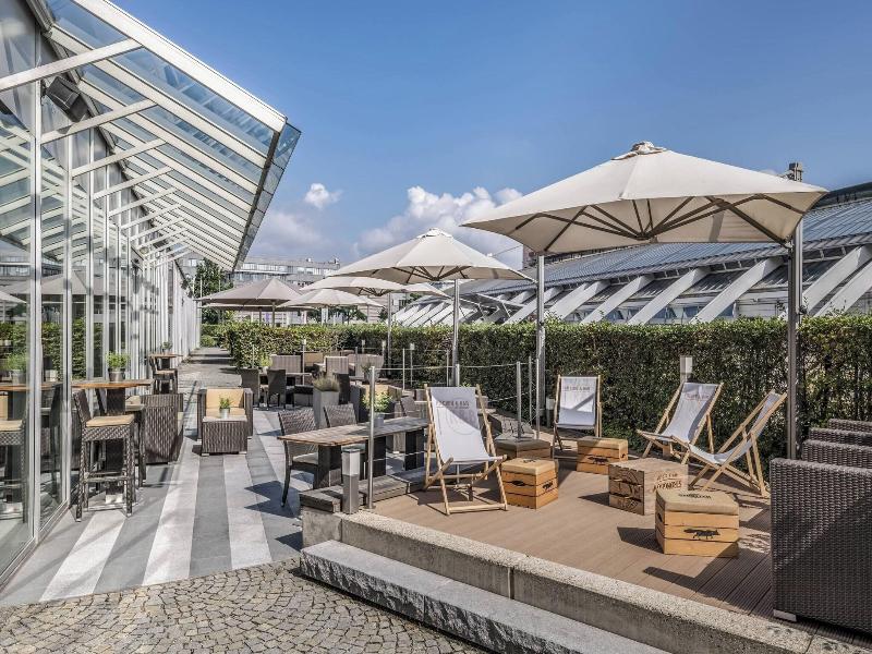 Courtyard Linz image