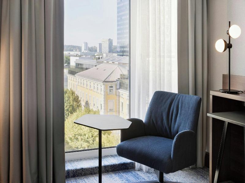 Courtyard Linz image