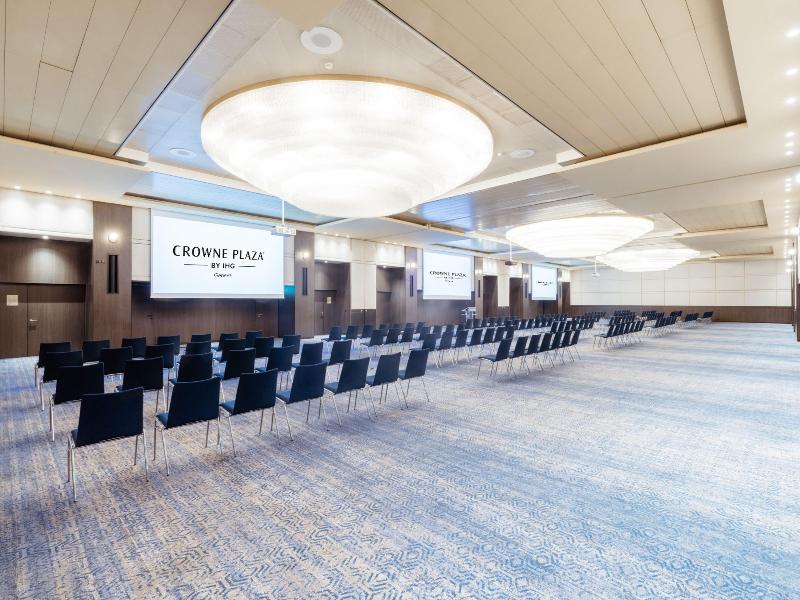 Crowne Plaza Geneva image