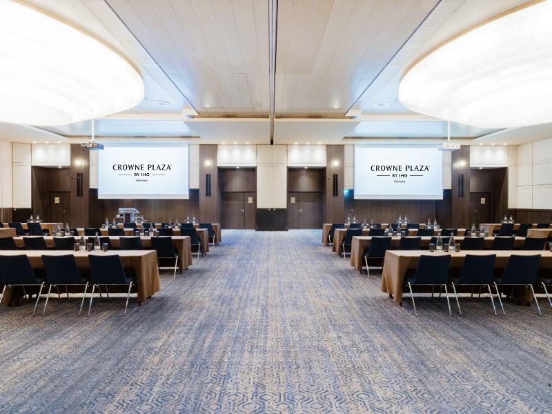 Crowne Plaza Geneva image