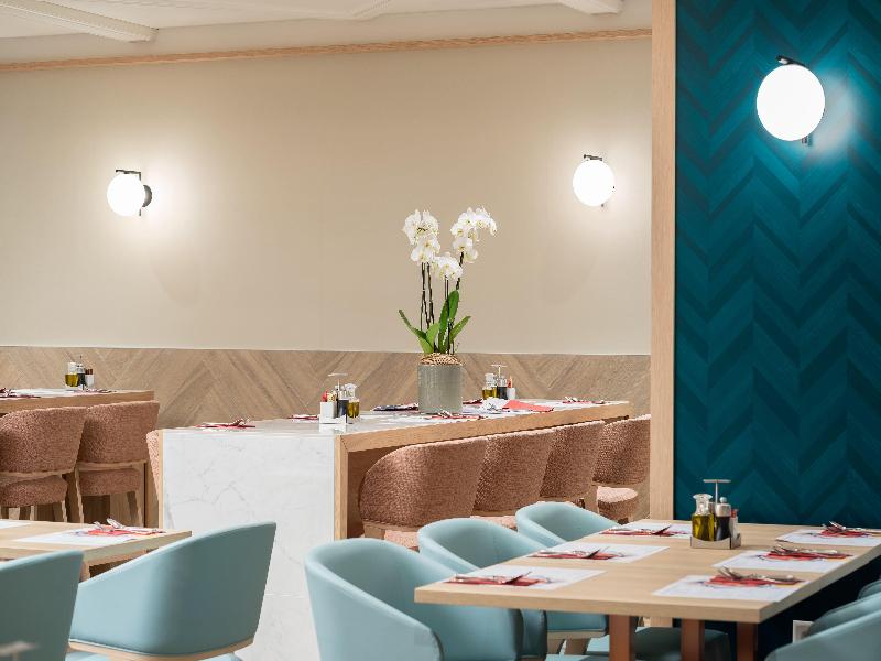 Crowne Plaza Geneva image