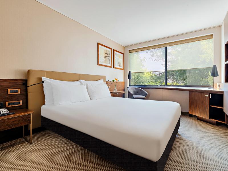 Crowne Plaza Geneva image