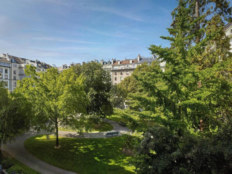 Ritz-Carlton Hotel de la Paix, Geneva image