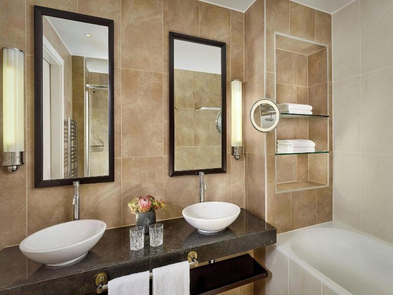 Ritz-Carlton Hotel de la Paix, Geneva image