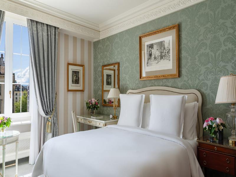 Four Seasons Hotel des Bergues Geneva image