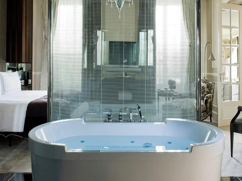 Four Seasons Hotel des Bergues Geneva image