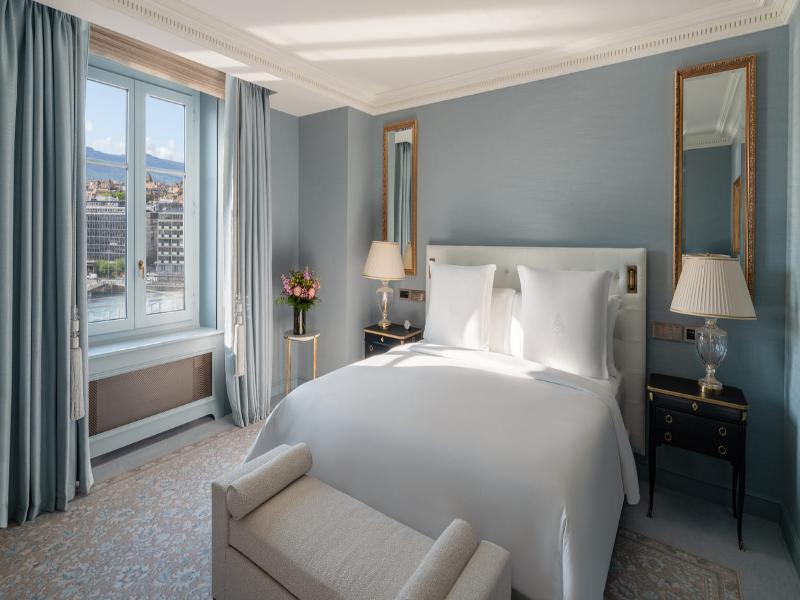 Four Seasons Hotel des Bergues Geneva image