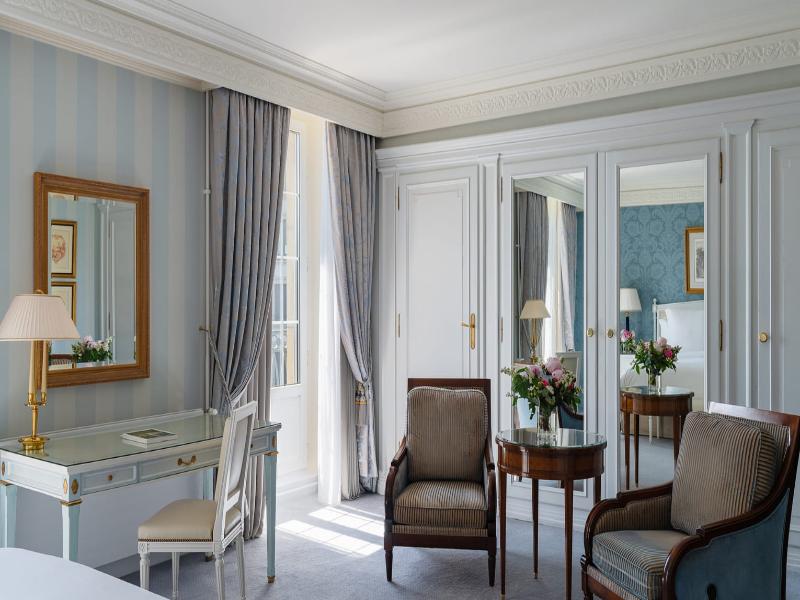 Four Seasons Hotel des Bergues Geneva image