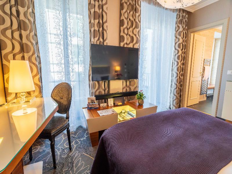 Hotel Schweizerhof Luzern image