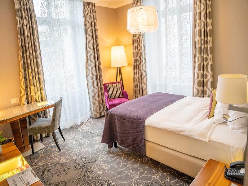 Hotel Schweizerhof Luzern image
