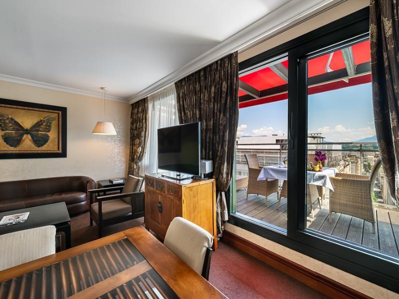 Hotel Royal image